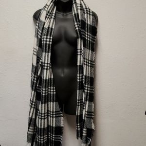 Blanket scarf. No name brand.